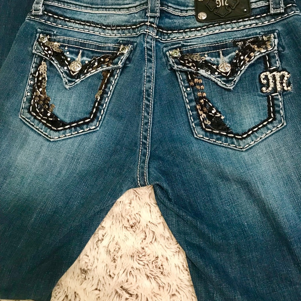 MISS ME BOOTCUT DARK DENIM SIZE 28 JEANS